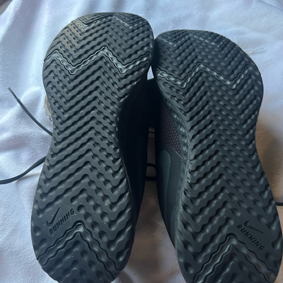 Nike Revolution 5 Men's Size 11.5Black Running Shoes (BQ3204-001) - Picture 6 of 6